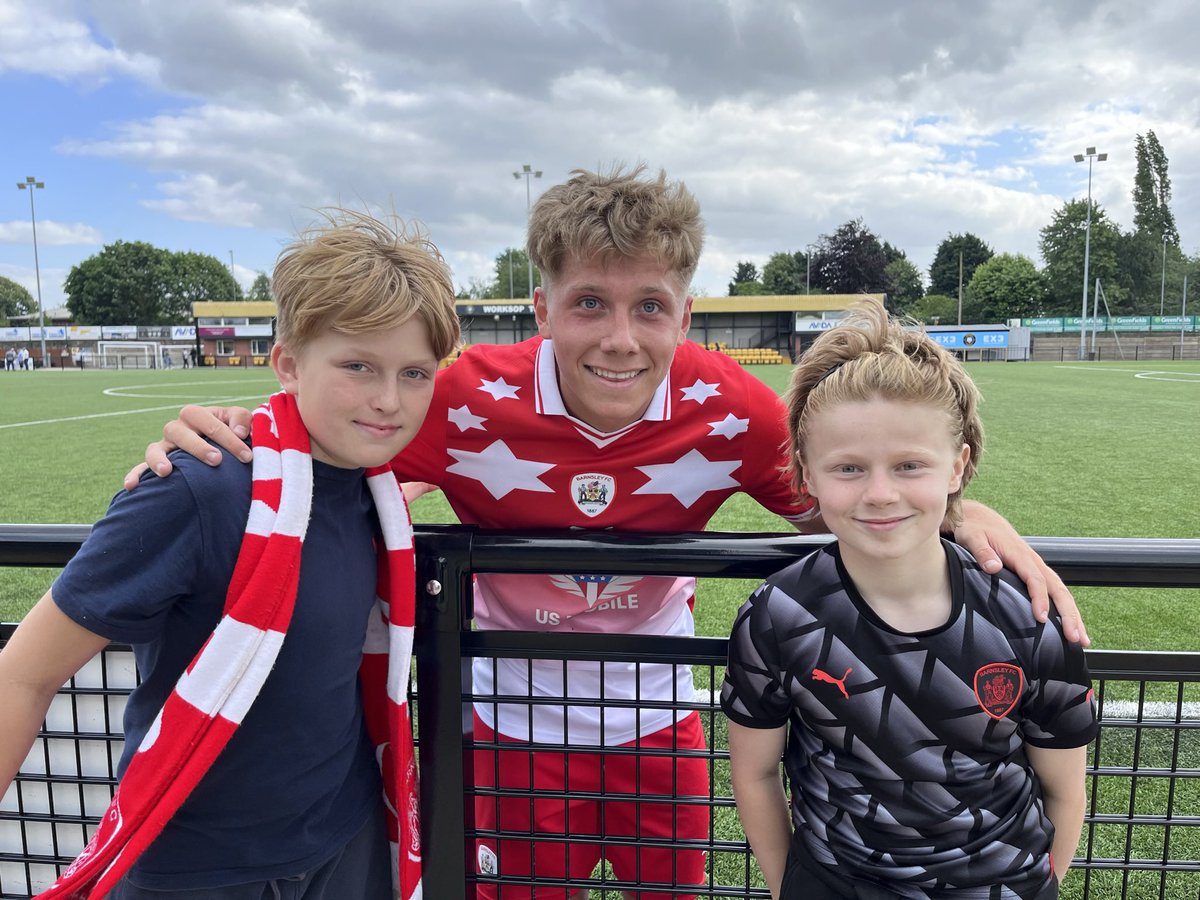 Primary_Ent's tweet photo. @BarnsleyFC @AidenMarsh009 #OR7 delighted with that news Marshy! ⚽️👊💥❤️ https://t.co/Ch7k6cIGm4