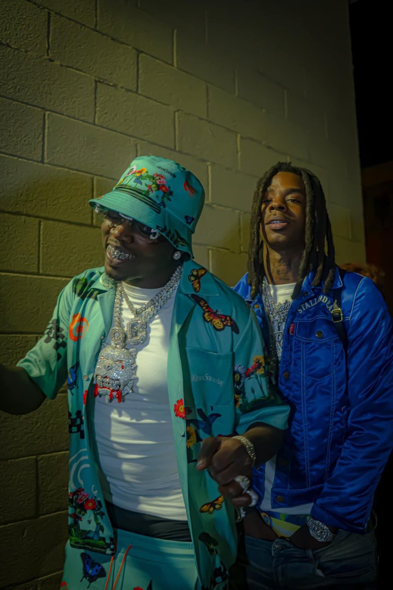 officialdude10's tweet photo. We Not Them And Won’t Ever Be Stop Playing With Us 🖤 #TWOTOPS 🏆 #BIGCMG 💯 Flymoney Dreezy https://t.co/ChzAwTMXRt