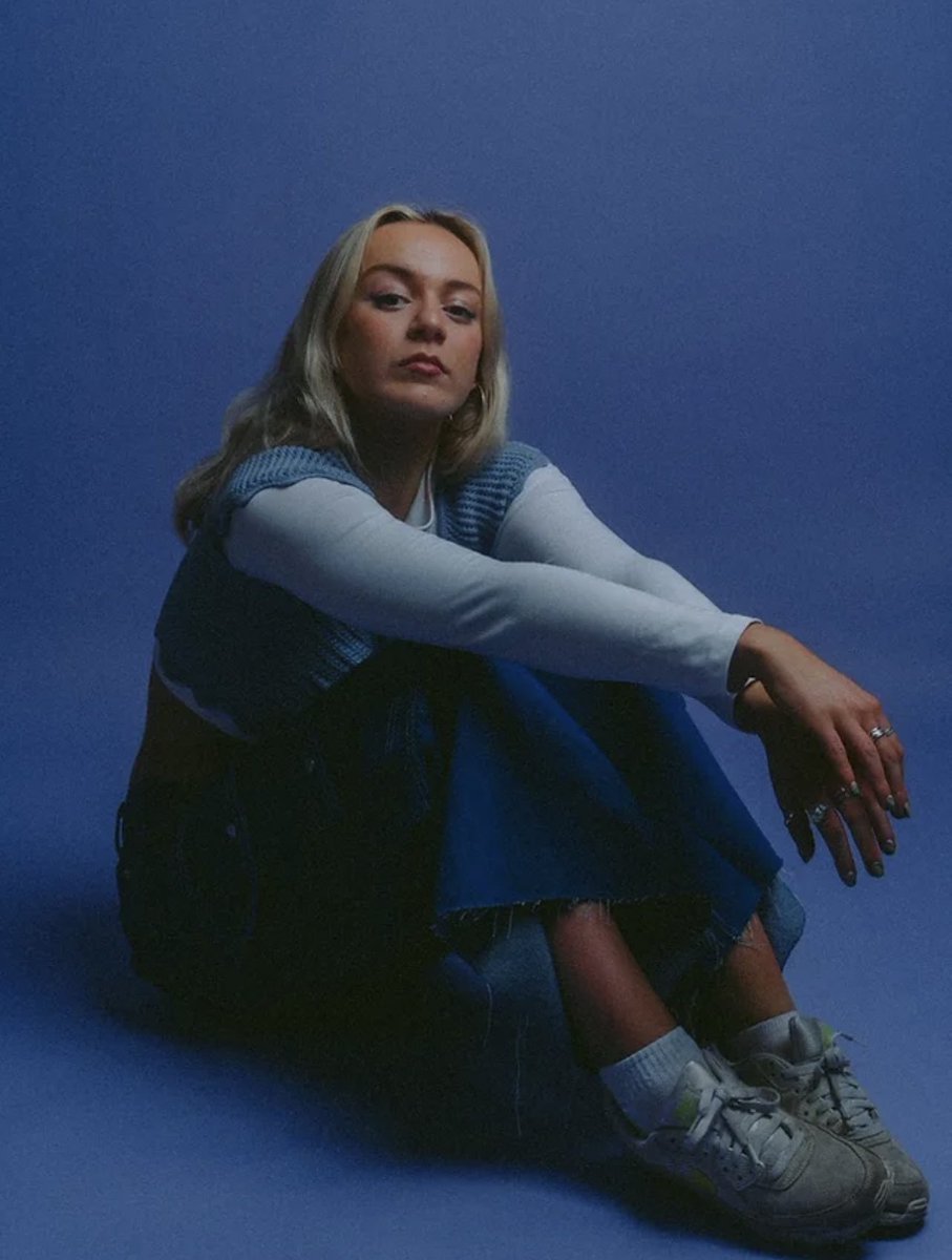 Rising Neo-Soul Singer [<a href="/frankiejobling/">frankie</a>] Finds Empowerment In New Single 'Changes'

We witness the stunning metamorphosis of rising soul singer as she expresses what it means to step into womanhood, and the mourning of loss associated with growth.

newwavemagazine.com/single-post/ri…