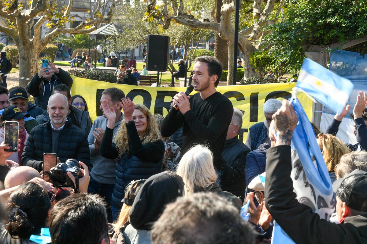 sebasneuspiller's tweet image. Con @horaciorlarreta , @diegosantilli , @jlespert y todo este gran equipo vamos a hacer el cambio de nuestras vida en Pilar, en la Provincia y en toda la Argentina. 

#PasiónxPilar 
#QueremosLoMismo
#HagamosElCambioDeNuestrasVidas