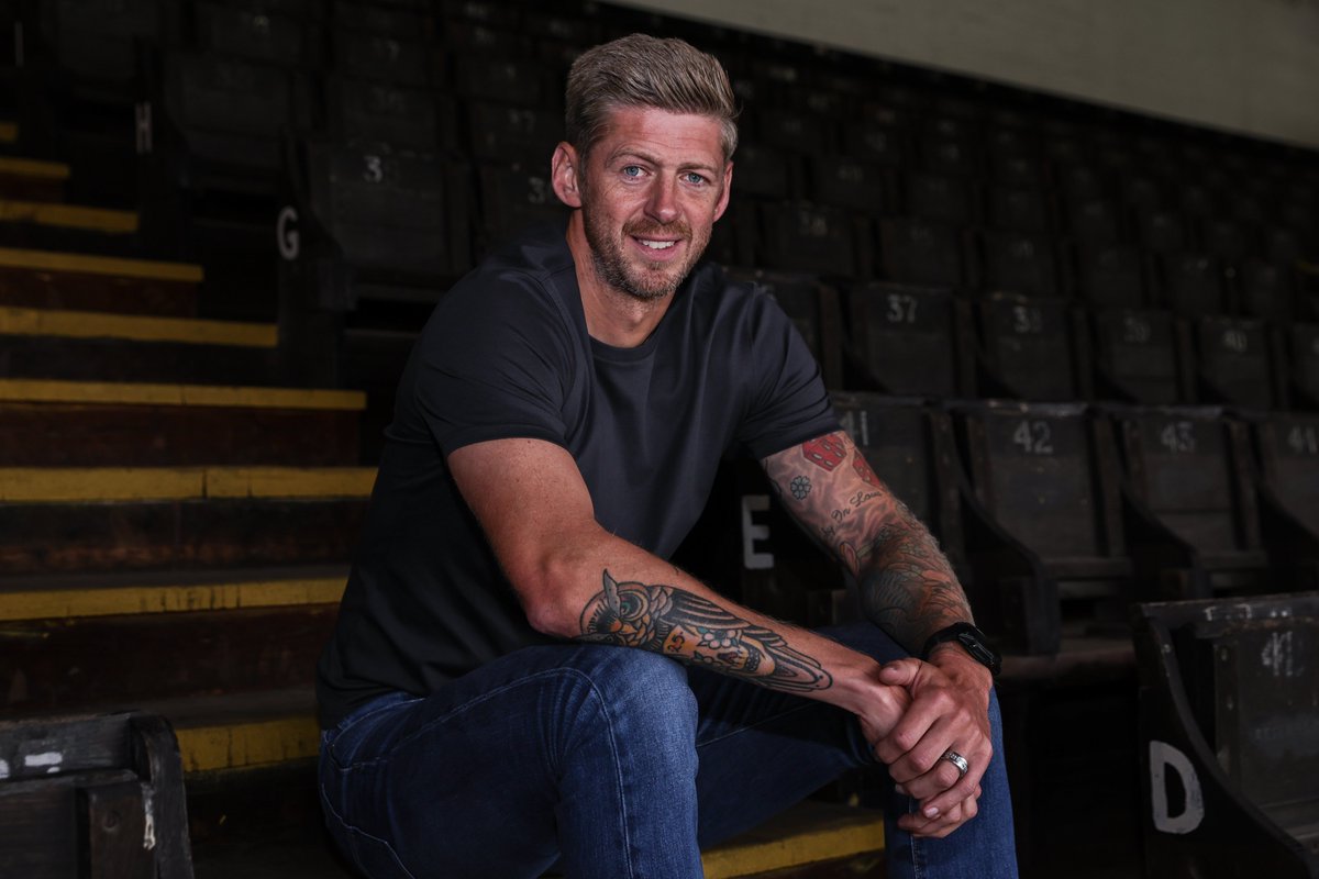 BarnsleyFC's tweet photo. Welcome back to Yorkshire, @JonSteadSA 🤝

🫡 Our new Assistant Coach! https://t.co/V7MQYrDLR8