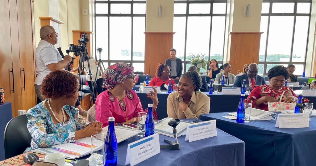 FirstLadyNam3's tweet photo. 1/ FLON is currently in New York 🇺🇸 to attend the 2023 First Ladies Academy, a 4-day Executive Leadership Programme designed to support the health and development initiatives of First Ladies.

The programme is a partnership between @gflaorg, @ColumbiaMSPH and @OAFLAD.

#GFLA https://t.co/nyibNAfu3N