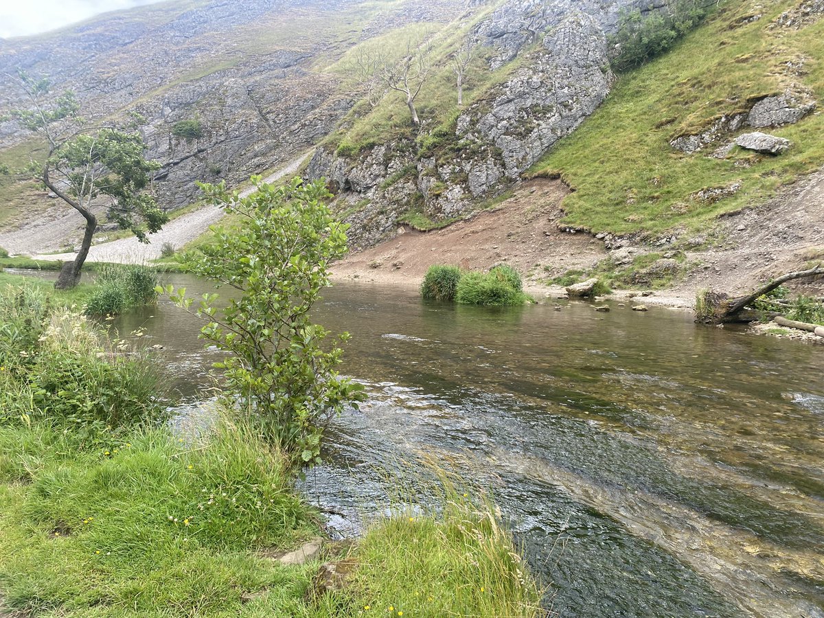 ShenstoneLodge's tweet image. We enjoyed a wonderful if a little wet, walk to the stepping stones at Dovedale today #HealthyHappySafe