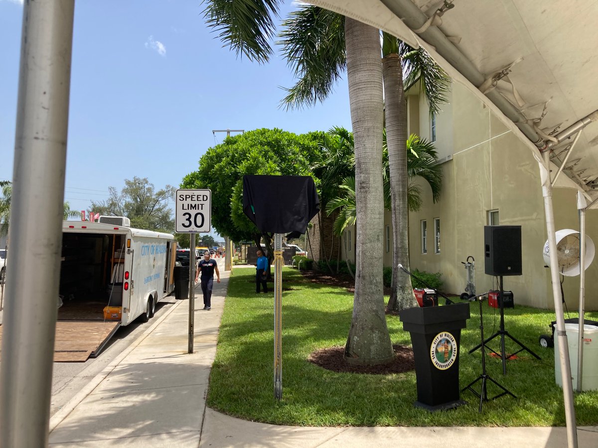 #11JCuba #PatriaYVida en Hialeah.  Street dedication underway for an important cultural milestone in Cuba’s history. #NeverForget #FreeMaykel #FreeLuisMa