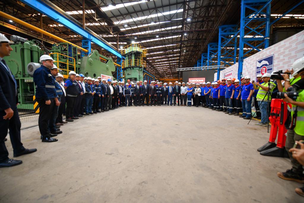 Türk sanayisinin önemli yatırımlarından biri olan 2500 ton açık dövme presini, <a href="/SosyalKardemir/">Kardemir</a> bağlı kuruluşlarından Kardökmak adına bugün hayata geçirdik.

Bu yatırımla, savunma sanayiinden ulaştırmaya birçok alandaki çelik dövme ihtiyacı karşılanacak. Ülkemize ve şirketimize