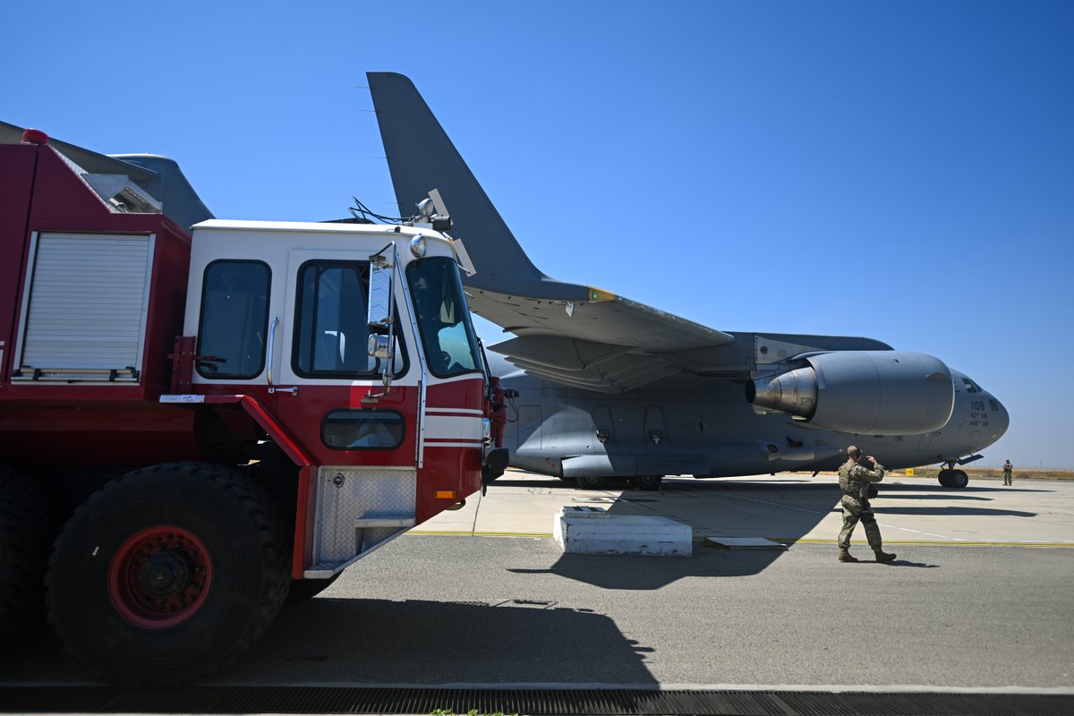 AFRCCommander's tweet photo. #ReserveCitizenAirmen with the 728th Airlift Squadron arrived in Talara, Peru this weekend, offloading firetrucks in support of exercise #ResoluteSentinel23.
#AFRCPF23 #AFSOUTH #SOUTHCOM @AFSOUTH https://t.co/QT2ReZNmPm