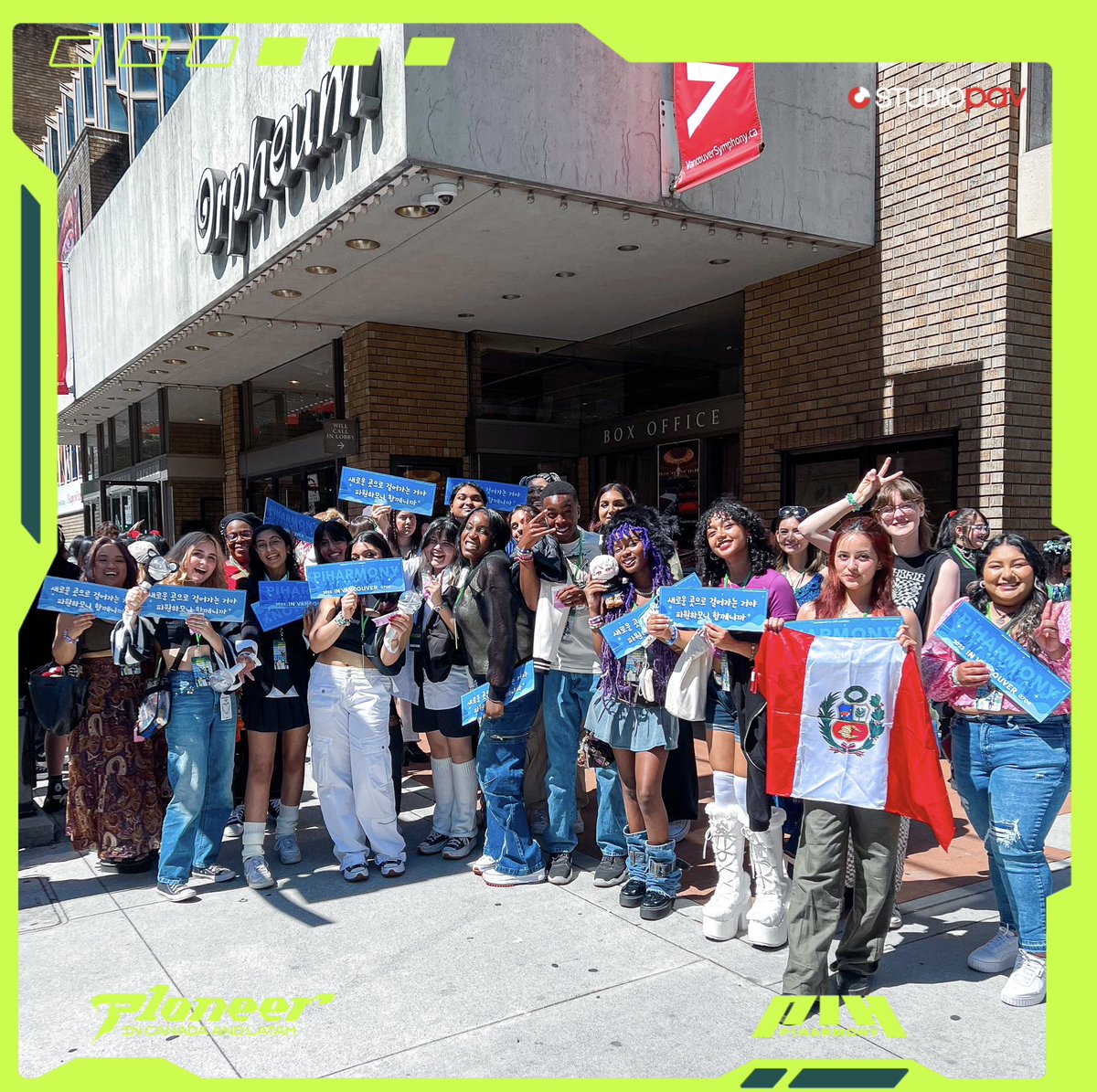 studio_pav's tweet photo. Vancouver #P1ece 🇨🇦 @P1H_official has 𝗯𝗲𝗲𝗻 𝗮𝗿𝗼𝘂𝗻𝗱 𝘁𝗵𝗲 𝘄𝗼𝗿𝗹𝗱, but never seen a crowd like you 😏 

#P1HARMONY #피원하모니 #P1H #P1ustage_H #P1ONEER #P1HARMONYinLATAM #P1HARMONYinCanada https://t.co/mlqmBz3OD2