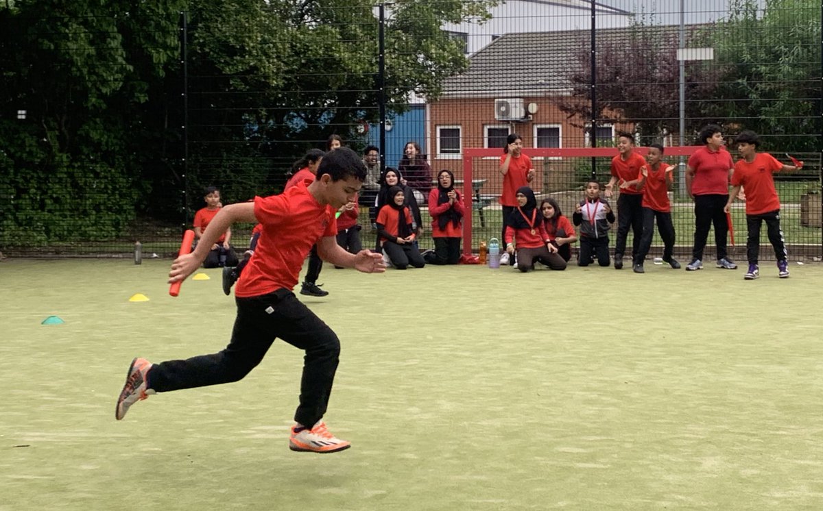 SportAtClifton's tweet photo. Year 6 sprints and relays were great as part of their @YourSchoolGames day. @MissBakewell1 @YouthSportTrust @MrBhachuMaths thanks @AVFCFoundation for the help! @CliftonSGO @CliftonDeputy https://t.co/biL1InXehp