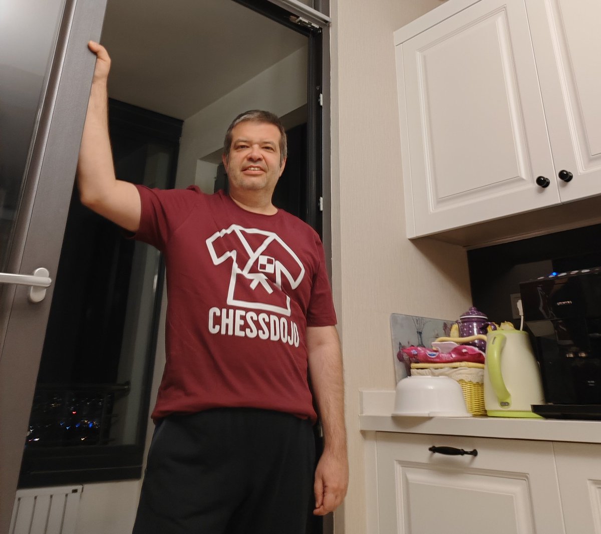 kingsspawn's tweet image. Finally my @chess_dojo T-shirt arrived 😊 #chesspunks #Chess #chessdojo
#maroon #xs