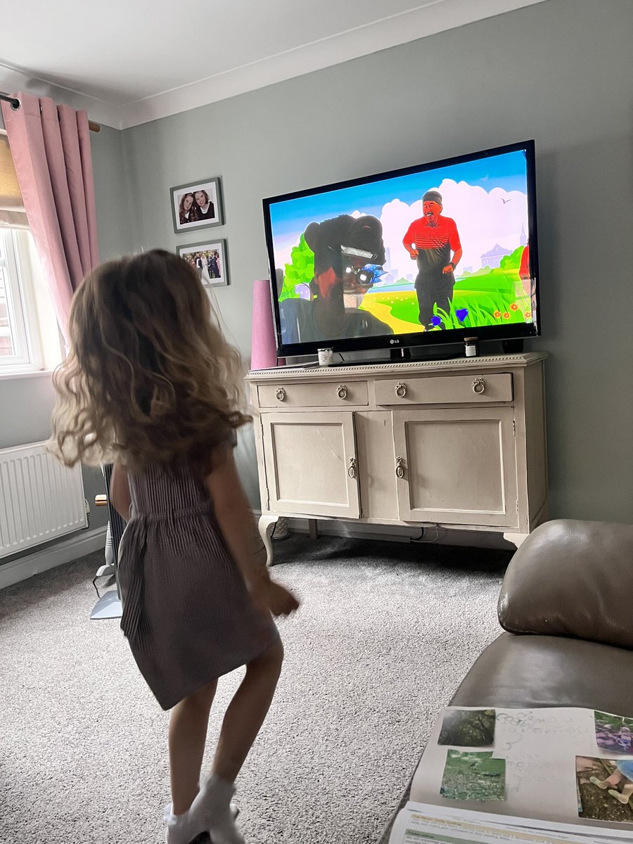 mrskinglll's tweet image. Oh how we have missed Jack Hartman….. #homework #seedlingclass @CastlechurchHub @ChildrenFirstLP