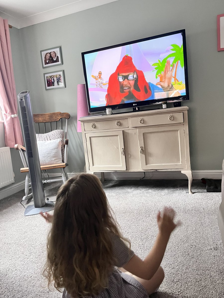 mrskinglll's tweet image. Oh how we have missed Jack Hartman….. #homework #seedlingclass @CastlechurchHub @ChildrenFirstLP