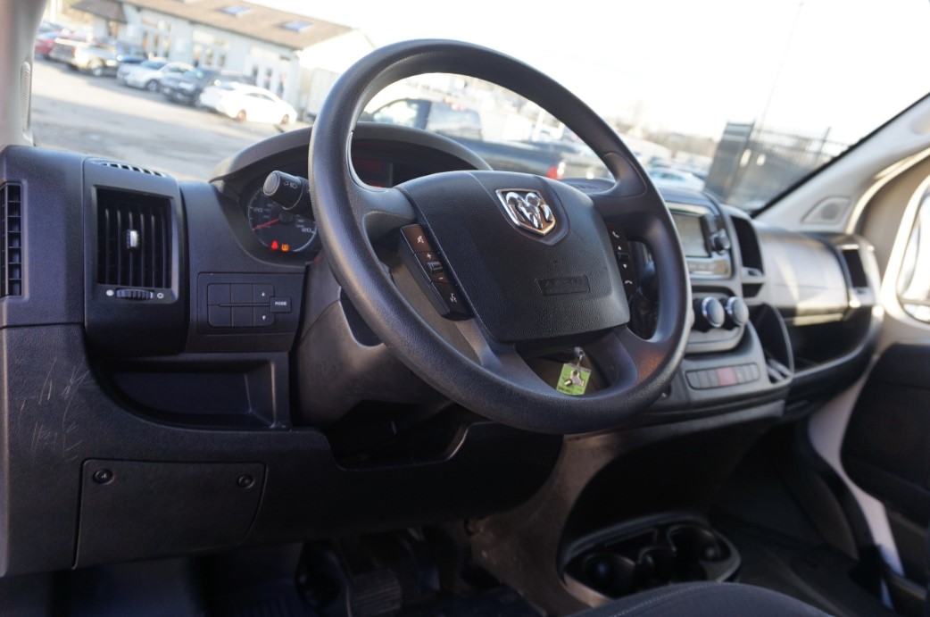 KRAutoSales's tweet image. Upgrade your fleet this summer! 

This pre-owned 2018 #RAMProMaster 2500 High Roof Cargo Van has 280 hp and tons of space for all your gear, products, and more. 353 cu ft cargo space and towing up to 5,100 lbs!

Check it out: bit.ly/3O7DZyI