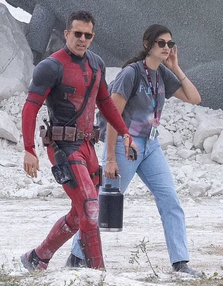 RT @MarvelBRNews: Ryan Reynolds como Deadpool no set de DEADPOOL 3 https://t.co/itbQbLqFdM