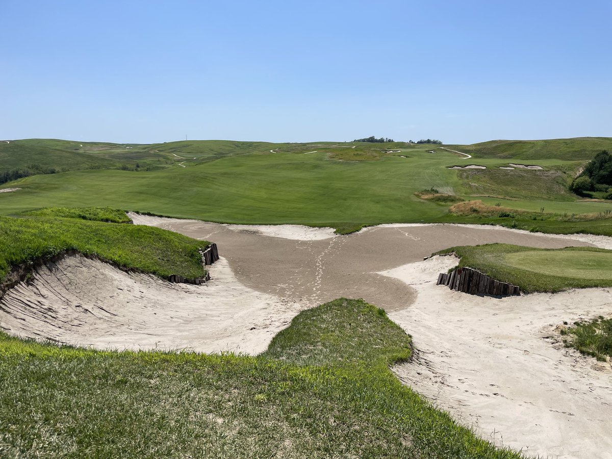 Got a round in Up Top today! The wind was howling, but we had a blast! It’s a special place! So many cool shots and amazing views! @LandmandG #PublicGolf