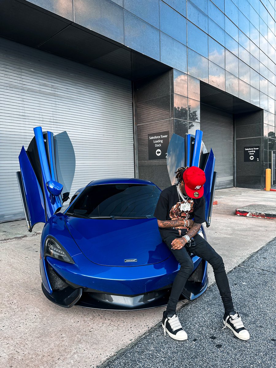 PappiiQ's tweet image. went mclaren &amp;amp; gt63s same week