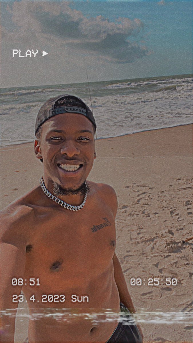 BamazWRLD's tweet photo. Yea i be out there living how u thinkin🤷🏾‍♂️😂 https://t.co/FquVl3Nz0k
