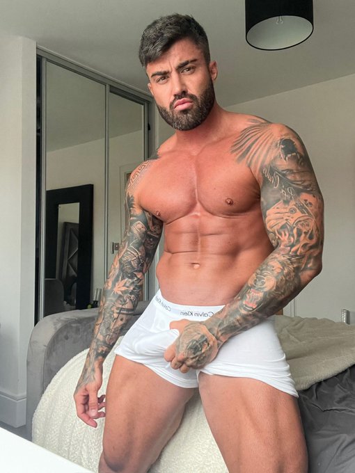 Worship every inch https://t.co/CgPEgDtIOO