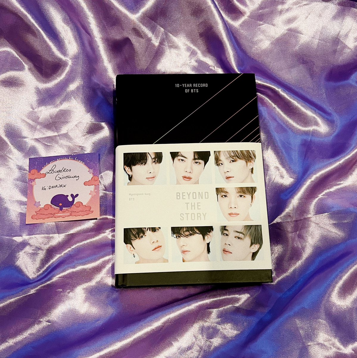 Iovedkoo's tweet photo. BTS BEYOND THE STORY BOOK GIVEAWAY 💜

📖 follow
📖 retweet  
📖 reply what year you became army! 

💫 worldwide
💫 random winner (rt picker)

ENDS 7/15 https://t.co/7FnXYgHXaw