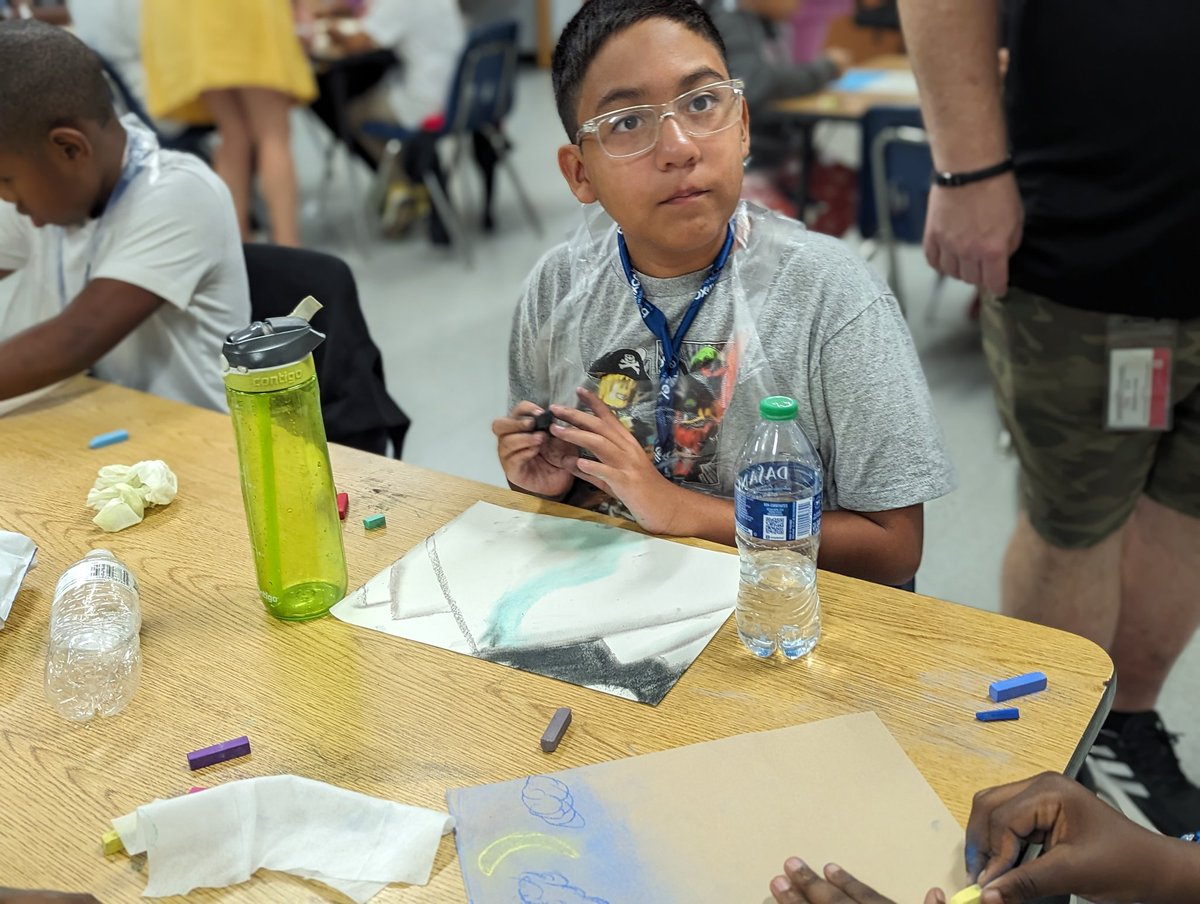 Andinolnnovates's tweet photo. The intensity that our scholars &amp; staff put into their work on the Monday after a long break! 👀 LET'S GO #DREAMTEAM! 🦁 

@bellxcel @ontrackgvl @LakeviewMiddle https://t.co/gtujs2ta4J