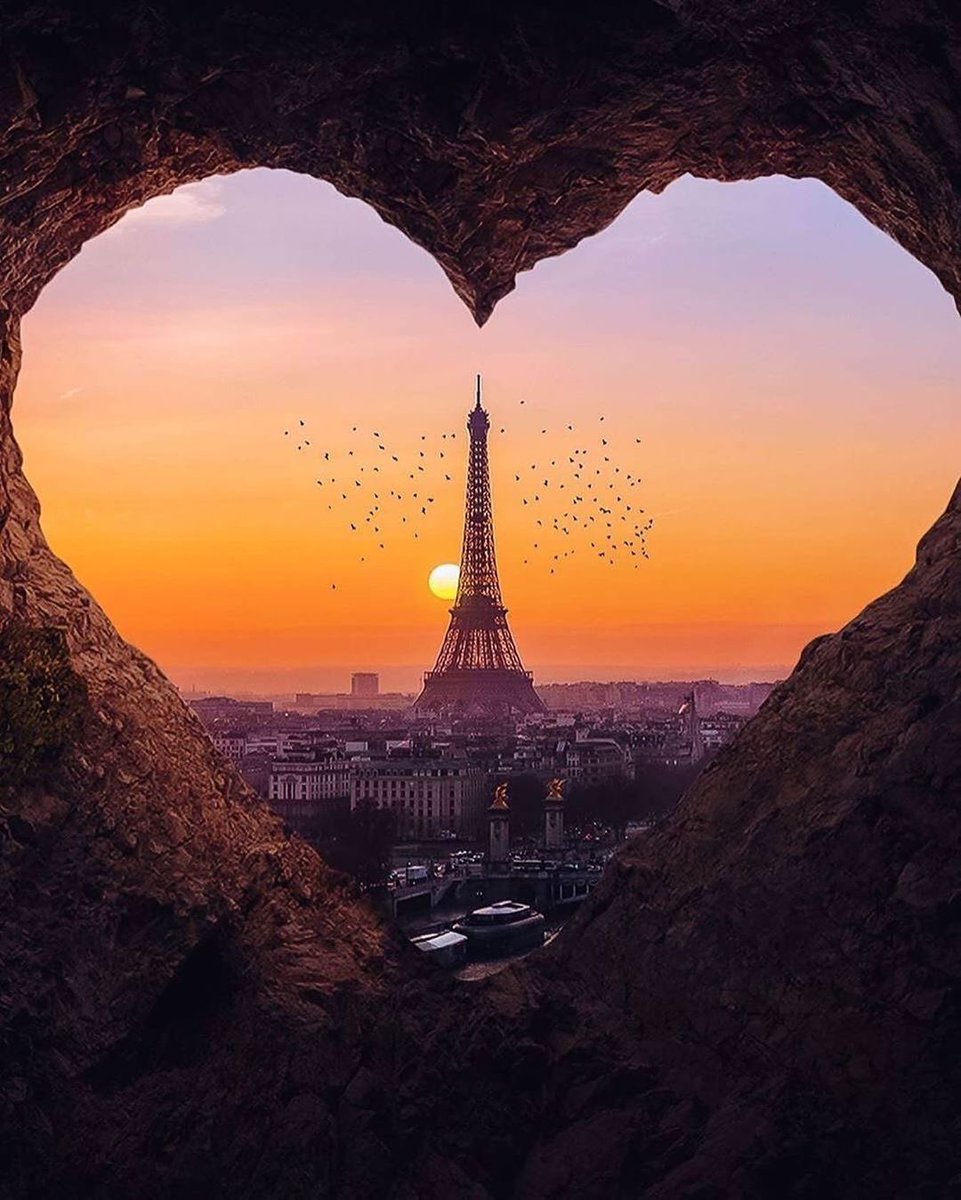 EarthPix's tweet photo. Sending Paris France ๐ซ๐ท love โฅ๏ธ
Such a beautiful sunset Illustration of Paris France Eiffel Tower by @danial_bhatti https://t.co/6nm1KaXjcE