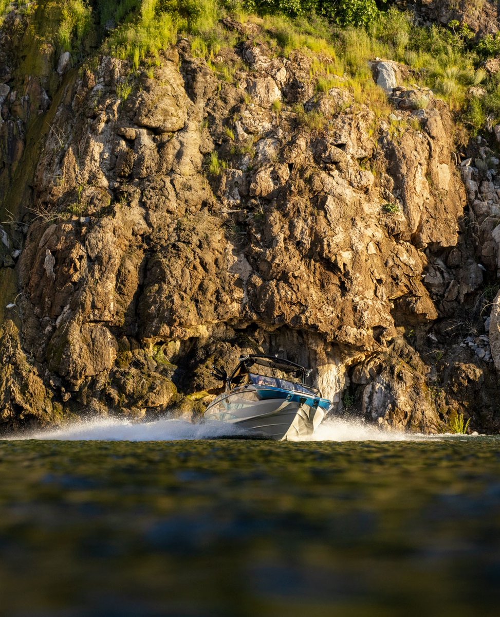 CenturionBoats's tweet photo. The 2024 Fi23 is everything you need for top performance in a 23-foot package. ๐
#centurionboats #fi23 #wakeboat #wakeboats #surfboat #surfboats #towboat #towboats #surf #wake #centurion #boats #lake #lakelife #surfing #wakeboard #wakesurf #evolutionofthewakeboat https://t.co/XZZ91KtX5X
