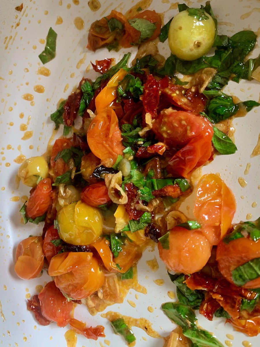 KnowSmallParts's tweet photo. Made this delicious pasta dish with fresh basil from our porch garden. #garden #gardening #patio #patiogarden #patiogardening #basil #growingbasil #pastadish #porchgarden #porchgardening #tomatogarden #tomatoplant #neworleans #brownthumb #brownthumbturninggreen #lauracayouette https://t.co/E49cuSIZlr