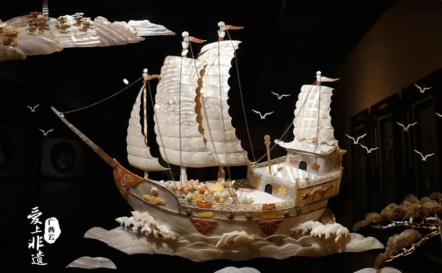 Splendors_of_GX's tweet photo. [#ICHinGuangxi] Beautiful! #Beihai shell carving utilizes natural shells as raw materials, making skillful use of their natural colors, textures, and shapes. #guangxi #seashell #shellcarving #handicraft https://t.co/YSXSLgt82v