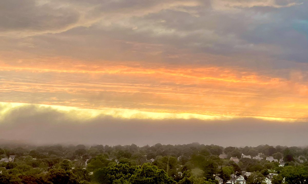 #after the #rainstorm, #rainbow, dramatic #clouds #fog #mist
#Cambridge #Harvard
#Boston #skyline (please excuse the #raindrops on the window) <a href="/ericfisher/">Eric Fisher</a> <a href="/TaniaLealTV/">Tania Leal</a> <a href="/ShiriSpear/">Shiri Spear</a>
<a href="/Met_CindyFitz/">Cindy Fitzgibbon</a> <a href="/weatherchannel/">The Weather Channel</a> <a href="/PeteNBCBoston/">Pete Bouchard</a> <a href="/NewEnglandInfo/">VisitingNewEngland - Eric's Stories of New England</a>
<a href="/CambridgeUSA/">Cambridge Office for Tourism</a> <a href="/sarahwroblewski/">Sarah Wroblewski</a>