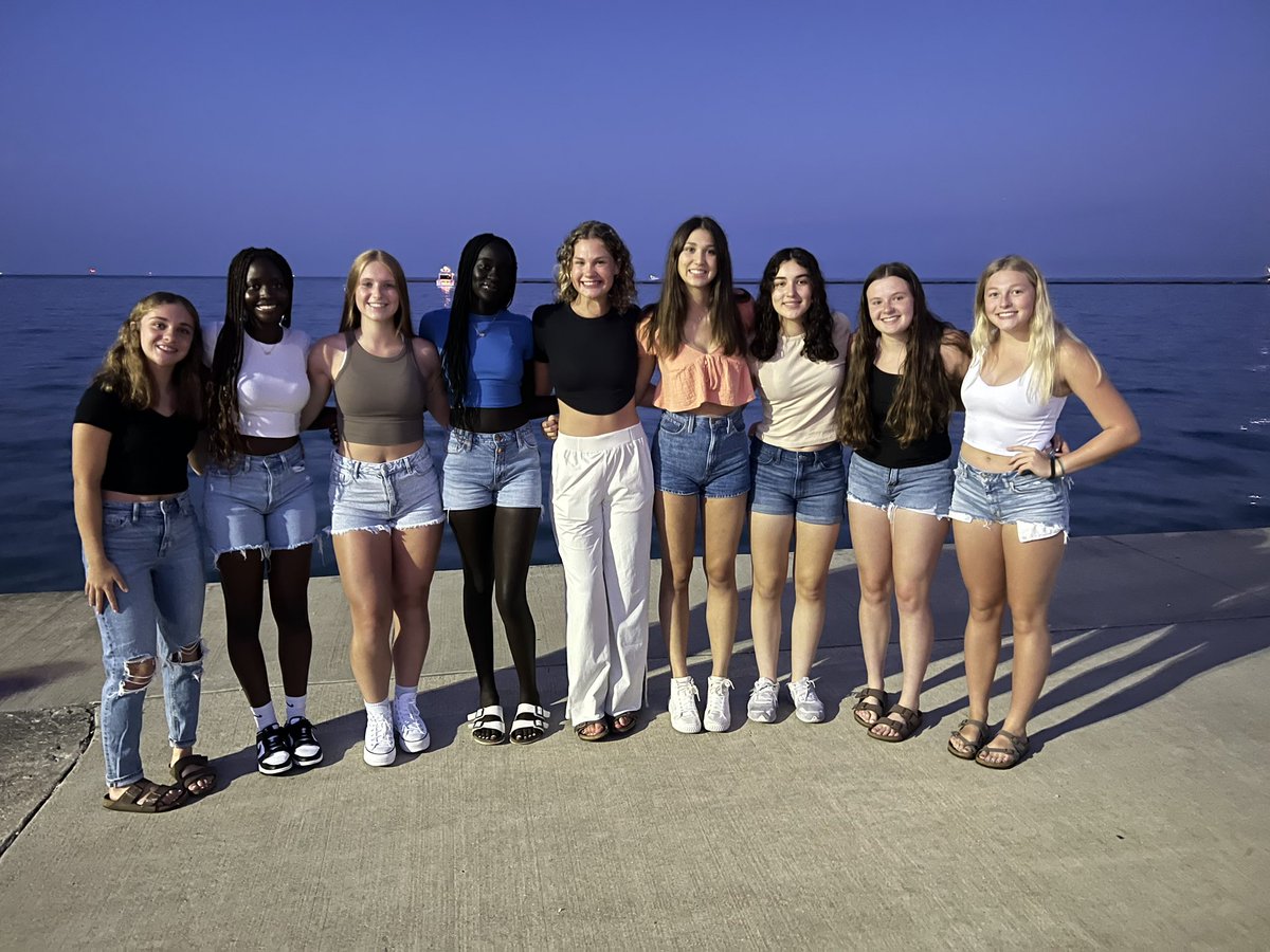 And just like that.. the season comes to an end.  <a href="/AirMinnesota/">Air Minnesota Basketball</a> 16U finishes the tournament as silver bracket champs! So proud of this group of girls- amazing kids on and off the courts! Love our air family ❤️🏀 couldn’t ask for better role models for Tay <a href="/DanJech/">Dan Jech</a>