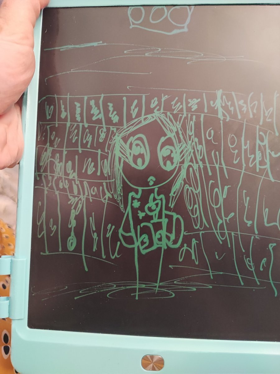 Yo leyendo, según Martina, muero de amorrrr #MiPequeñaArtista ❤️