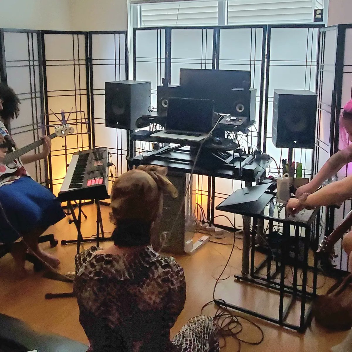 RoamToronto's tweet image. Co-facilitated &amp;amp; hosted a wonderfulky fruitful &amp;amp; empowering songwriting wrkshp at LPM studio for @venusfest_ . Blessed to again co-facilitate with skilled &amp;amp; deeply empathetic @itscassidybeau - Whatta team! 🥰 Grateful for artists&apos; trust, openness &amp;amp; creativity.
#createfearlessly