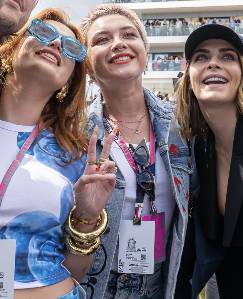 RT @FPughBRA: Florence Pugh, Bella Thorne e Cara Delevigne ontem durante o #BritishGrandPrix em Silverstone, UK. https://t.co/tUCYiWIskZ