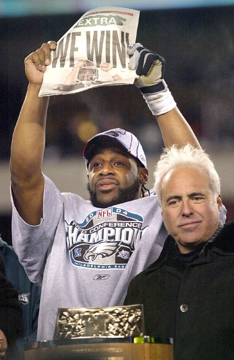 MLFootball's tweet image. Former Philadelphia #Eagles quarterback Donovan McNabb deserves to be in the Hall of Fame: 

-6x Pro Bowler 
-Super Bowl appearance 
-234 touchdowns 
-37,276 yards
-98 wins in 161 careers starts 
-16 comebacks and 24 game-winning drives
-2nd place MVP and 4th OPoY (2002)
-#Eagles…