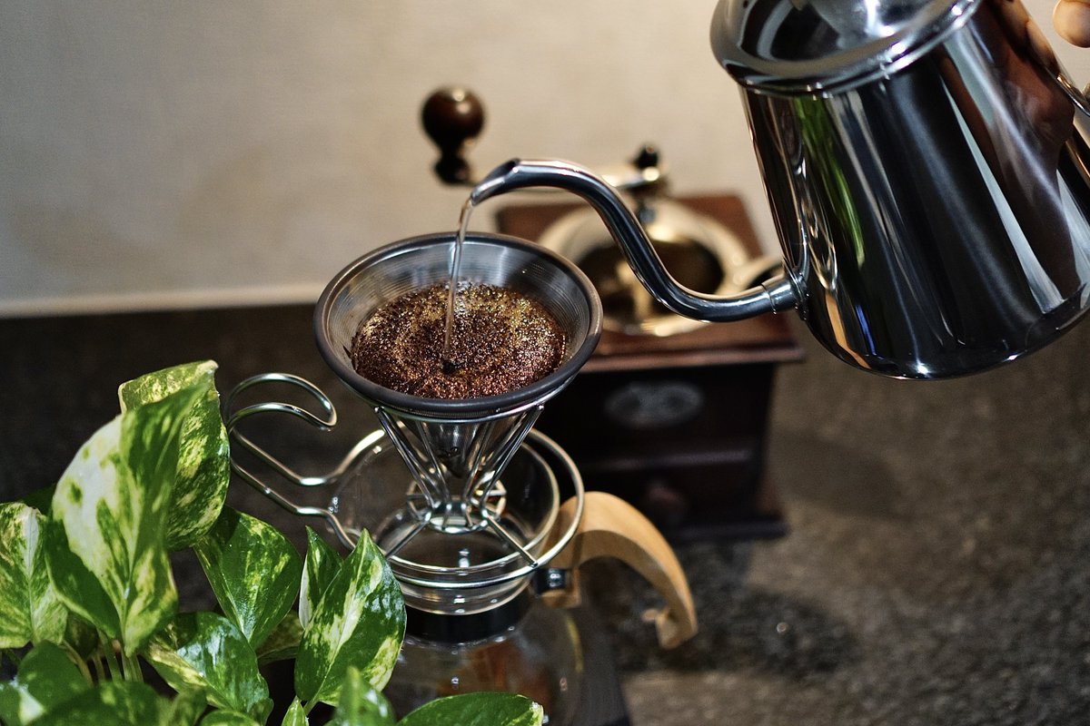 yoshi_y3029's tweet photo. 朝のコーヒータイム☕️
FARMERS PASSIONさんのエイジング×ストロング(極深煎り)をいただきます🥰
コーヒー豆がテッカテカ✨
ドスンッと感じる強い苦味が完全に好みでした😋
今日も良い1日を☺️
#farmerspassion
#ファーマーズパッション
#コーヒーのある暮らし
#コーヒー好きな人と繋がりたい https://t.co/gTmITmXuoB