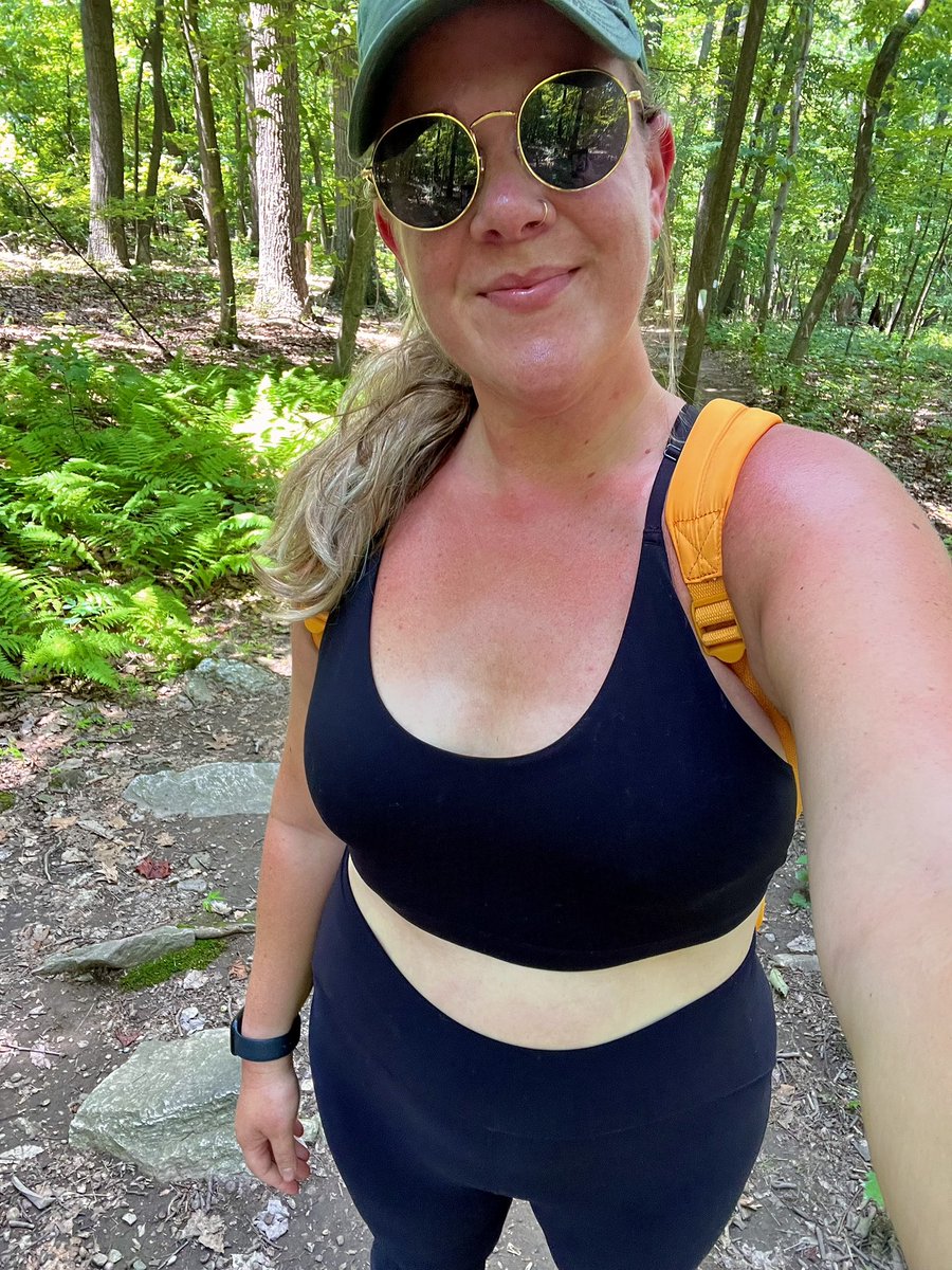 amanda_problems's tweet photo. A little solo hike for the soul 🌳🍃 https://t.co/I0wJo4xrT1