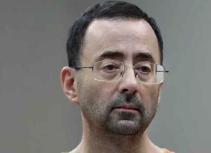 mexnewz's tweet image. Apuñalan en prisión a #LarryNassar, médico condenado por #AbusoSexual de gimnastas olímpicas en #EEUU | #Internacional rdar.li/NdG6z4b
