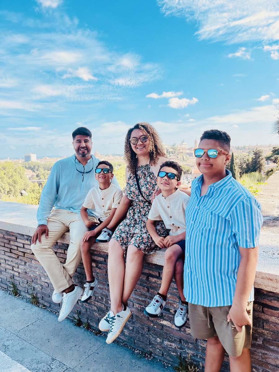 M__Sierra's tweet photo. Rome was just right. On to the Greek Isles and then the Amalfi Coast. 

This Euro trip has been better than expected. https://t.co/Fmy3Psxpyf