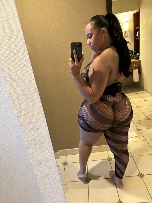 I just filmed some heat for my onlyfans page subscribe now it&rsquo;s FREE👅 https://t.co/efM9UQhMIO https://t<a href="/tag/makemecum"class="tags"><span>#makemecum</span></a>