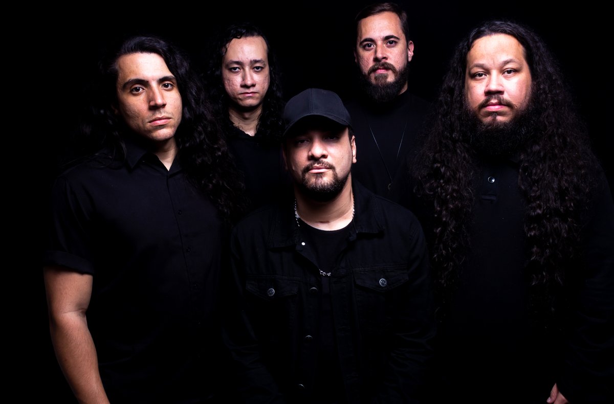 ibmdmusic's tweet photo. Hoje apresentamos a vocês a formação oficial da volta da IBMD.
Vocal - Daniel Gaia
Guitarras - Gabriel Alves e Vinicius Azevedo
Baixo - Wesley Santos
Bateria Cassio Felipe
📷 Jefferson Braga
#IBMD #Music #Rock #Metal https://t.co/4IeNBSbEx5