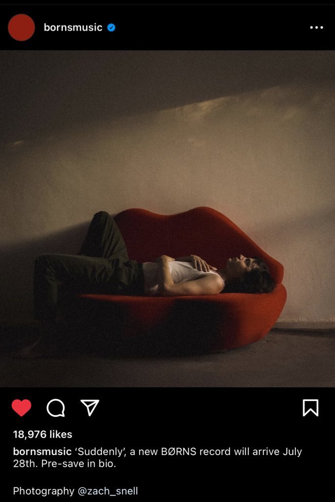 BornsUniverse's tweet photo. the cracks in the pavement, lead us back to you, baby 🥀
WELCOME BACK, KING 
@bornsmusic #Suddenly https://t.co/6X1xaaqDBR