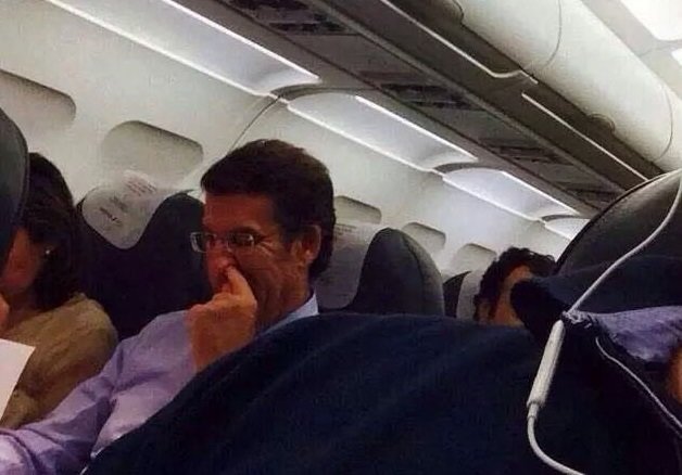 BaltarPadre's tweet photo. Feijóo presumindo de ir en avión público
#CaraACaraAtresmedia #fakejoo #pedr https://t.co/p2Fyb9RVKs