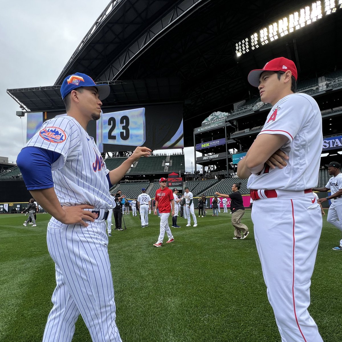 TheWardyNYM's tweet photo. Kodai Senga 千賀 滉大 &amp; Shohei Ohtani 大谷 翔平 catching up in Seattle. #LGM #AllStarGame 

📸: @Mets https://t.co/BKc4YvydWu