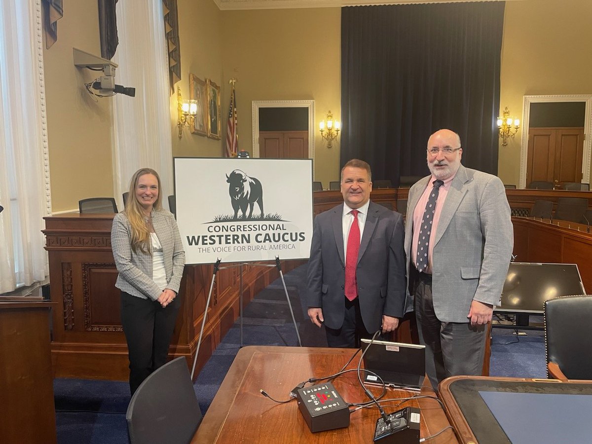 RobertHelland's tweet photo. Thanks again to @PestFacts for inviting me to join the "Specialty Pesticides 101" briefing to @westerncaucus.  A great opportunity to talk about our superintendents' role as stewards of the environment who use BMPs to protect landscapes &amp; waterways.  @GCSAA #golfadvocacy https://t.co/LvRTC5WHRw
