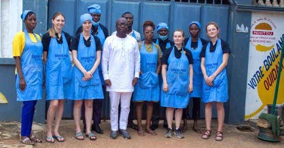 Promotion des initiatives privées : Le président d'honneur de l'Anapeb en visite "Ouidah pain" dlvr.it/SrzQHL
