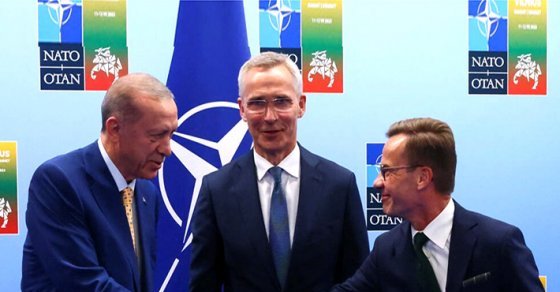 Adhésion de la Suède à l'Otan : Erdogan demande en échange la relance des négociations d'adhésion de la Turquie à l'UE dlvr.it/SrzQJ6