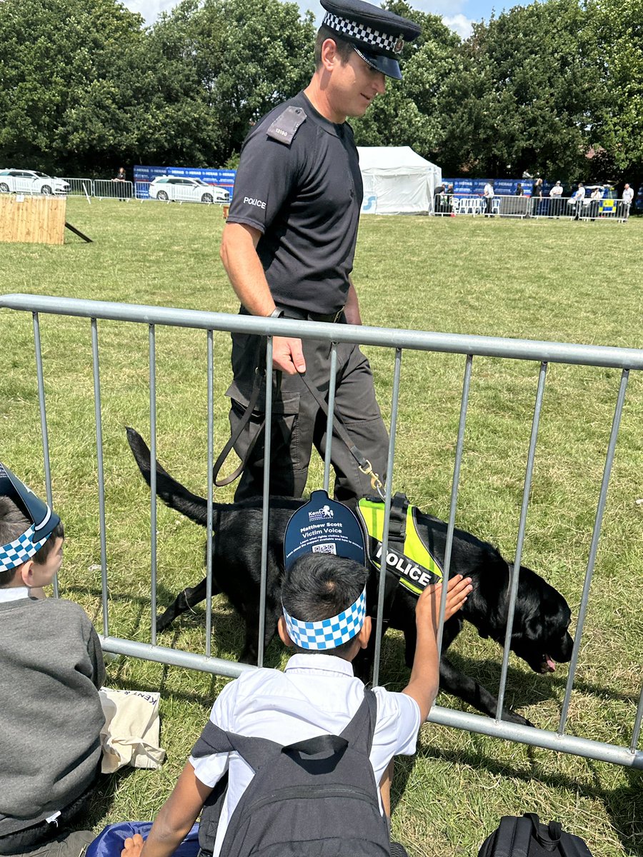knockhally6's tweet photo. Here’s a little recap of our trip last week to Kent Police Open Day. The children got to sit in a police car, sounds the sirens, watch a police dog show and they even went inside a real police cell. Lots of children came away with a dream of one day being a police officer. https://t.co/TU7y8tOZmu