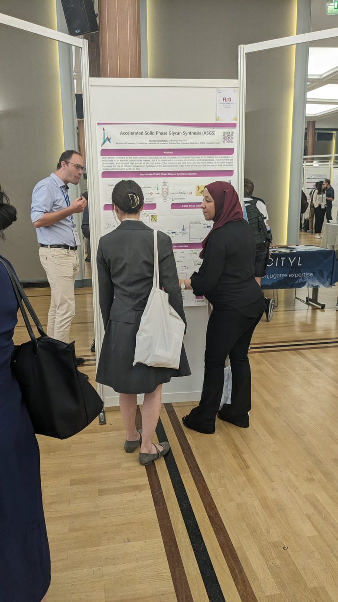 LabSugars's tweet photo. Today @EUROCARB21, our Ph.D. student @yasmeen_ba presented a flash lecture and a poster on the accelerated solid phase synthesis of oligosaccharides https://t.co/qMsEhtQdNI