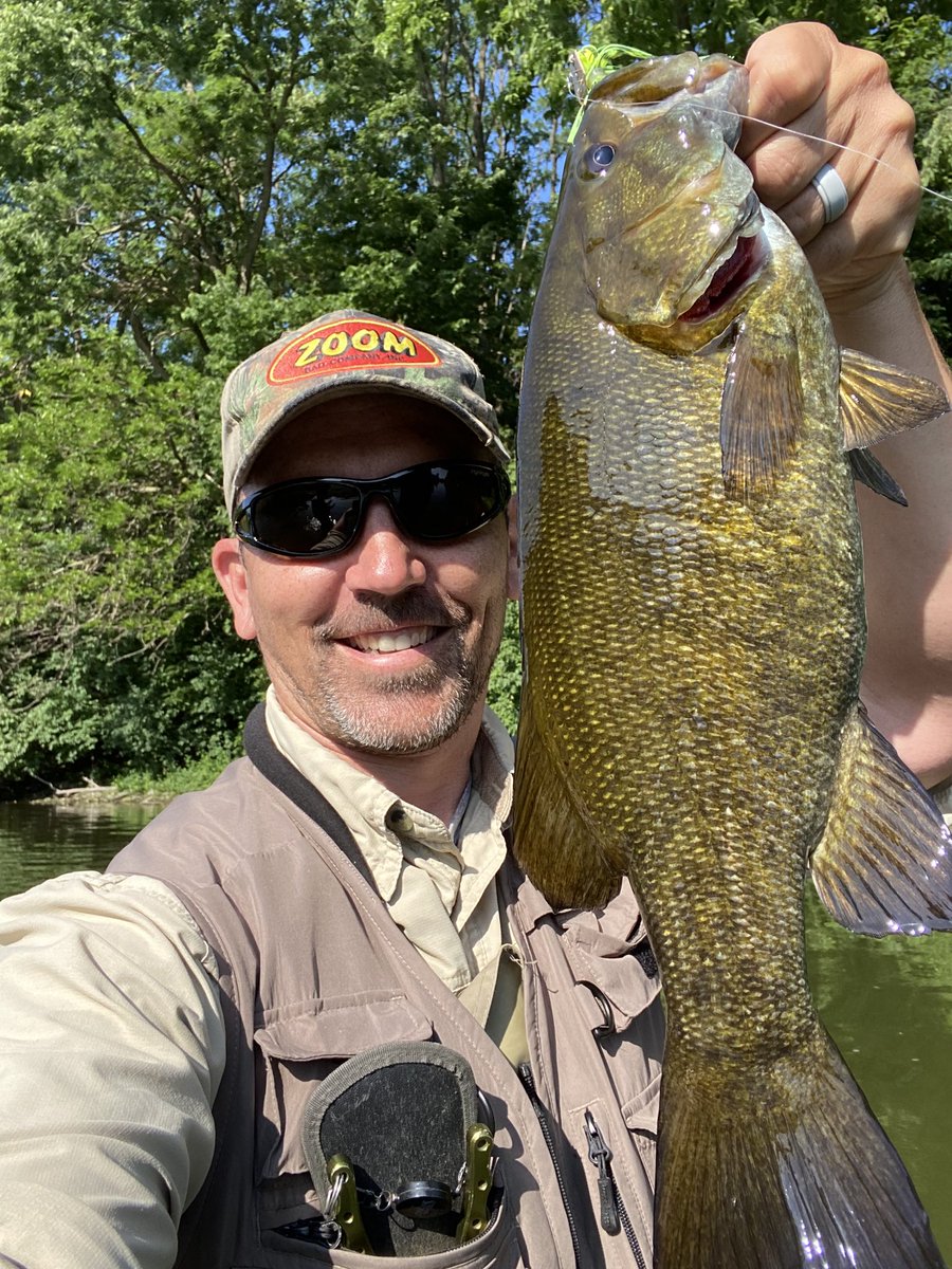 GrahamSlamFishn's tweet photo. The Fox River is my happy place. #smallmouthbass #bassfishing https://t.co/66p5nTvuVi