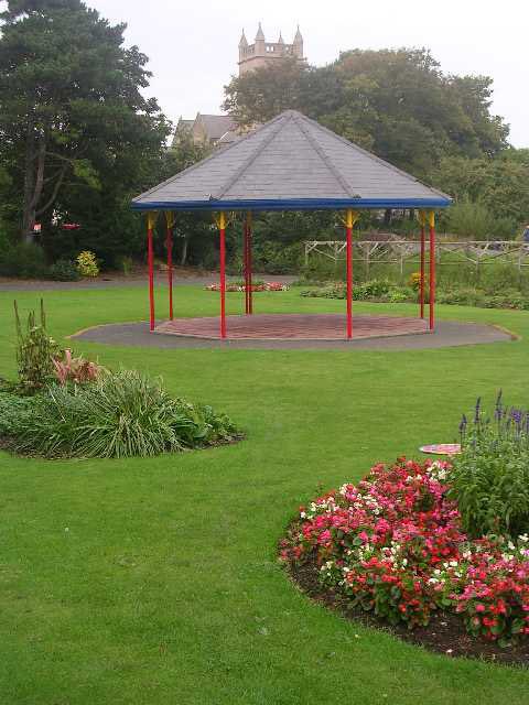 SaraGilpin's tweet image. Fabulous multi-tasking tonight - walking and talking with my bestie and generating excellent ideas for my MSc Research 
#SocialPrescribing #MillionStepsChallenge