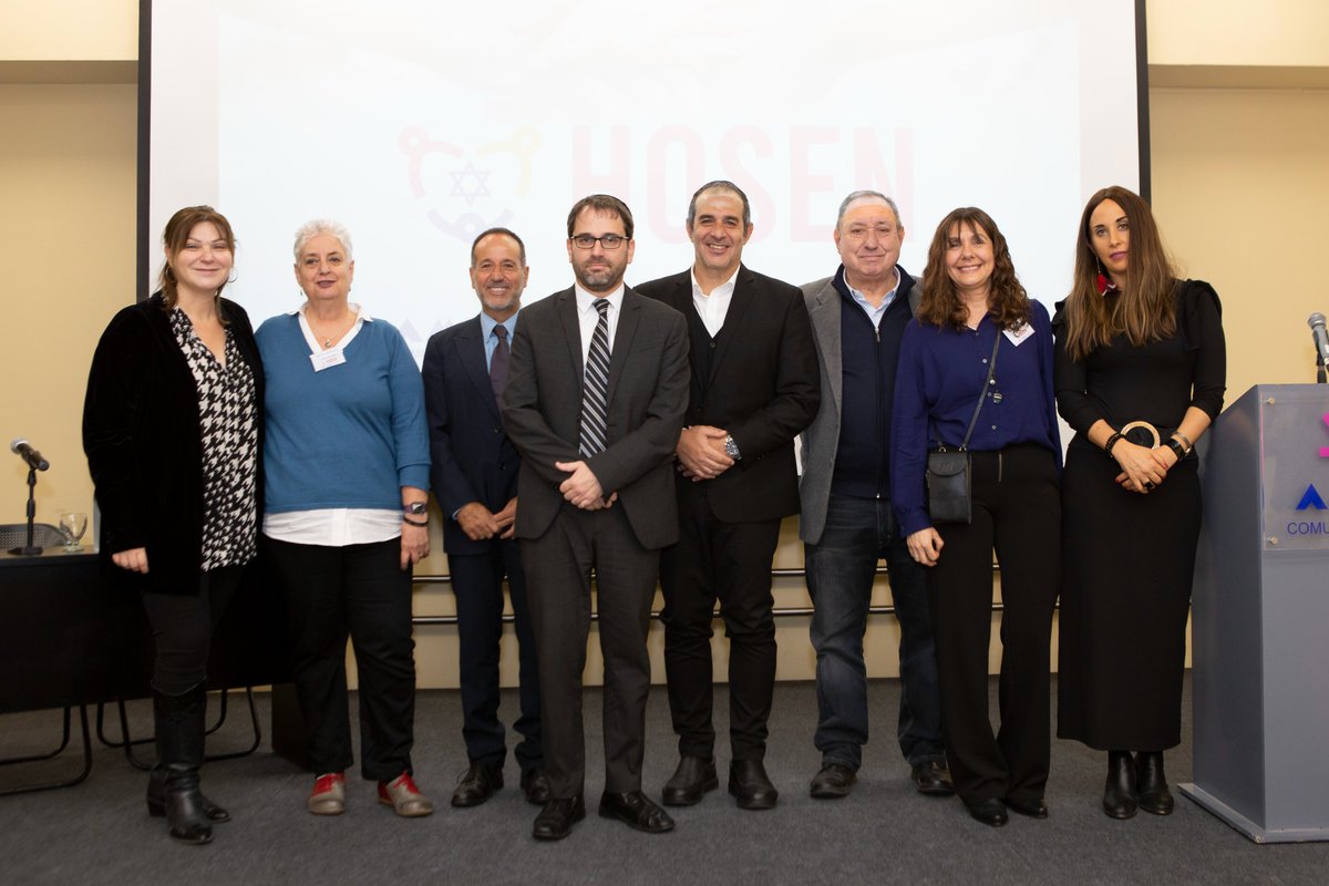 InfoAMIA's tweet photo. Con las presencia de disertantes expertos llegados desde Israel, más de 80 personas comenzaron hoy el seminario de formación del Programa Hosen, que se propone crear un nuevo sistema comunitario que brindará asistencia psico-social directa en situaciones de emergencia. https://t.co/089ga539mF